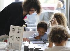 Démonstration de l'application de la BnF Fabricabrac pour les journées du patrimoine
